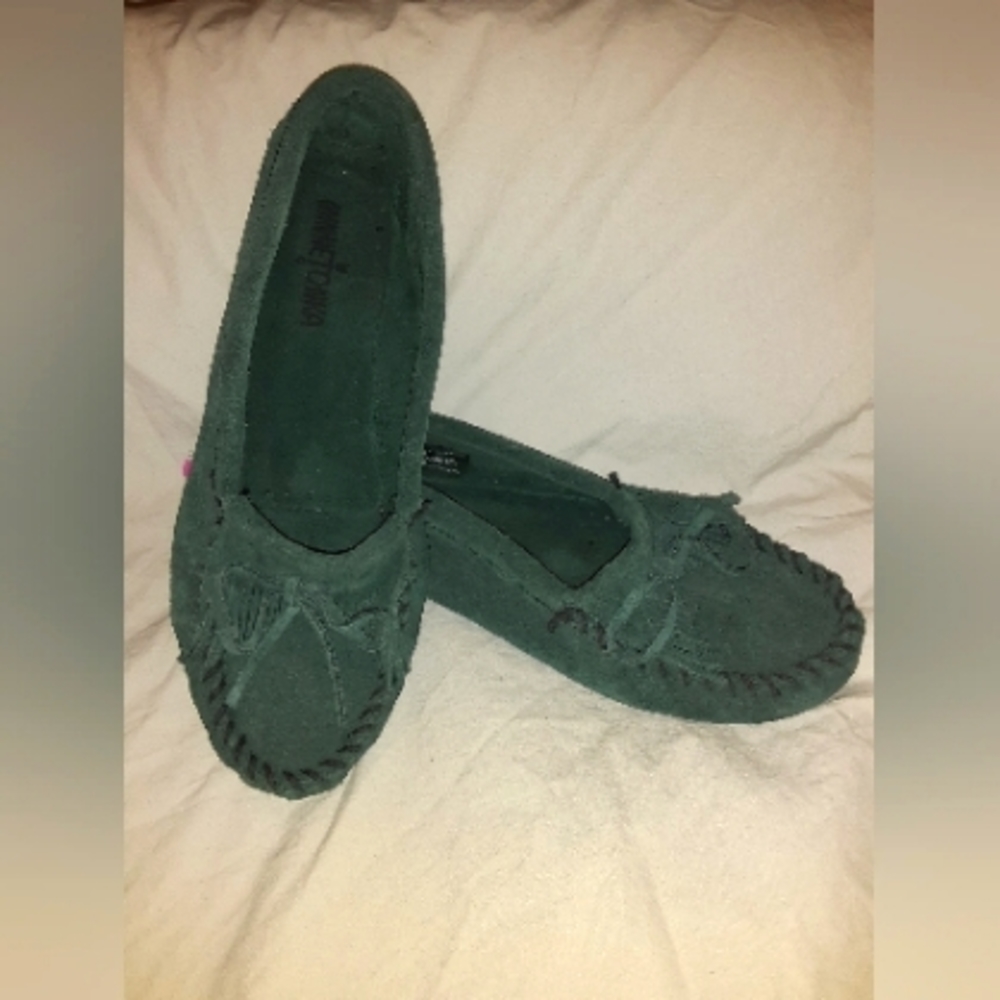 Minnetonka Hunter Green Moccasins